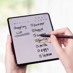 02_01Q2Product_20_galaxyzfold3_5g_handson_spen_phantomblack_H