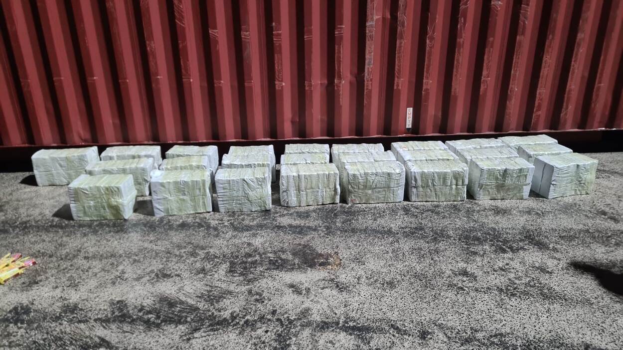 Beeld: HARC-NZKG Ruim 250 kilo cocaïne onderschept in de Amsterdamse Haven