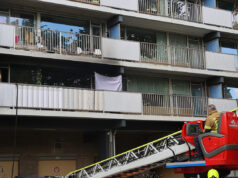 Grote brand in flatwoning aan Wilgenlei in Rotterdam, bewoners en 2 katten gered uit woning