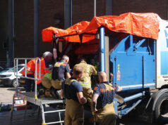 Persoon zwaargewond na beknelling in vuilniswagen in Rotterdam