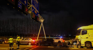 Zeven gewonden bij ernstig ongeluk op A15 bij Spijkenisse, twee in kritieke toestand