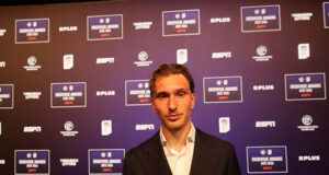 Mika Godts verruilt Ajax voor Paris Saint-Germain