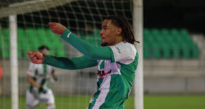 FC Dordrecht boekt eerste thuiszege sinds oktober na spektakel tegen FC Den Bosch