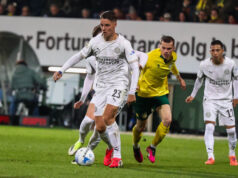 Borussia Dortmund aast op Joey Veerman