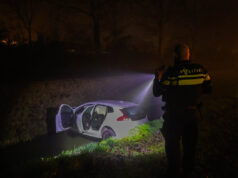 Voertuig te water in Spijkenisse, bestuurder naar ziekenhuis