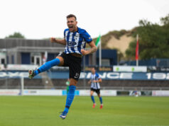 Quick Boys opent seizoen met ruime 5-0 zege op RKAV Volendam, Slor maakt hattrick