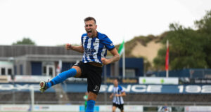 Quick Boys opent seizoen met ruime 5-0 zege op RKAV Volendam, Slor maakt hattrick
