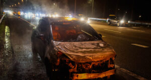 Autobrand op A20 zorgt voor korte file richting Rotterdam Centrum