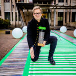 Guus-Meeuwis-met-award-credits-Radio-10-Ben-Houdijk-