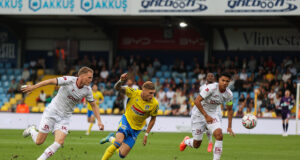 Westerlo pakt eerste punt van het seizoen na doelpuntrijk gelijkspel tegen Zulte Waregem