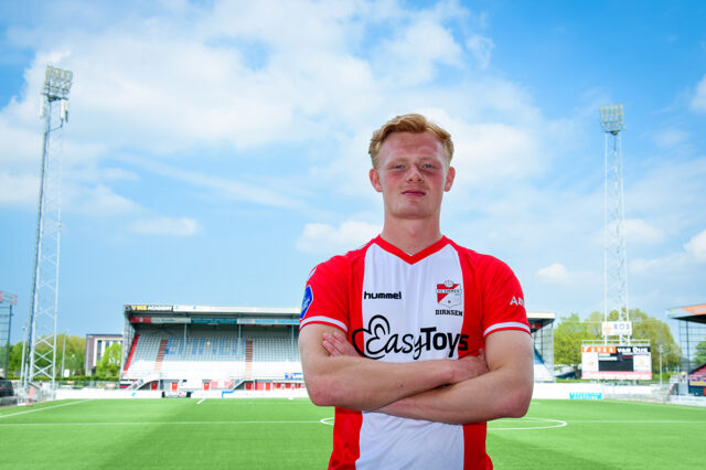PERSBERICHT Julius Dirksen verlengt contract