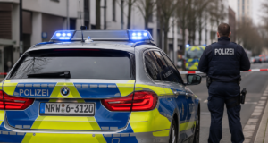 Auto rijdt in op bezoekers Pride in Berlijn, meerdere gewonden