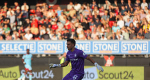 Feyenoord zwaait Wellenreuther uit en haalt Tjark Ernst als nieuwe doelman binnen