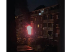 Grote uitslaande brand in portiekwoning aan de Galjootstraat in Rotterdam-West
