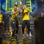 Vitesse-winnaar-KPN-eDivisie-2122