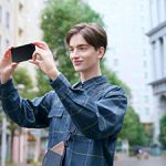 Xperia-10-II_Lifestyle_Capturing_Black-1