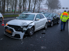 Kettingbotsing met drie auto’s op de A13