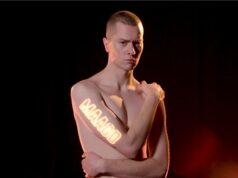 In de spuiten en slikken docu ‘jong geleerd, nooit gedaan’ onderzoekt Stijn de Vries of hij ontmaagd moet worden