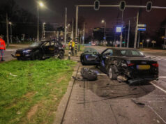 Ongeluk met drie auto’s op kruispunt in Rotterdam en een aanhouding