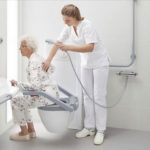 Bano Benelux introduceert draaibaar toilet voor ouderen en zorgbehoevenden